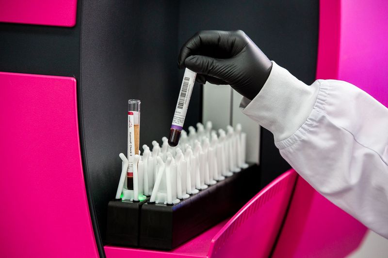 Loading samples into DAYmate S